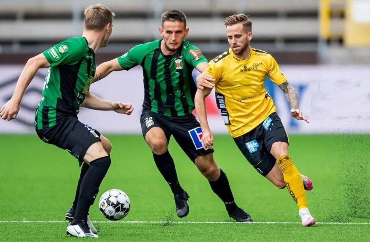 意甲：莱切VS卡利亚里